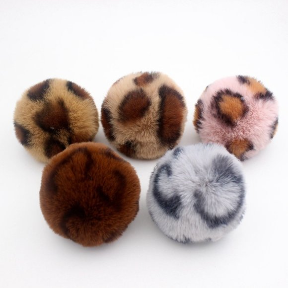Leopard Print Pom Pom & Bow Keychain/Bag Charm - Picture 4 of 4